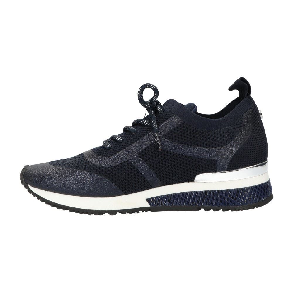 1905752 37 | black | 