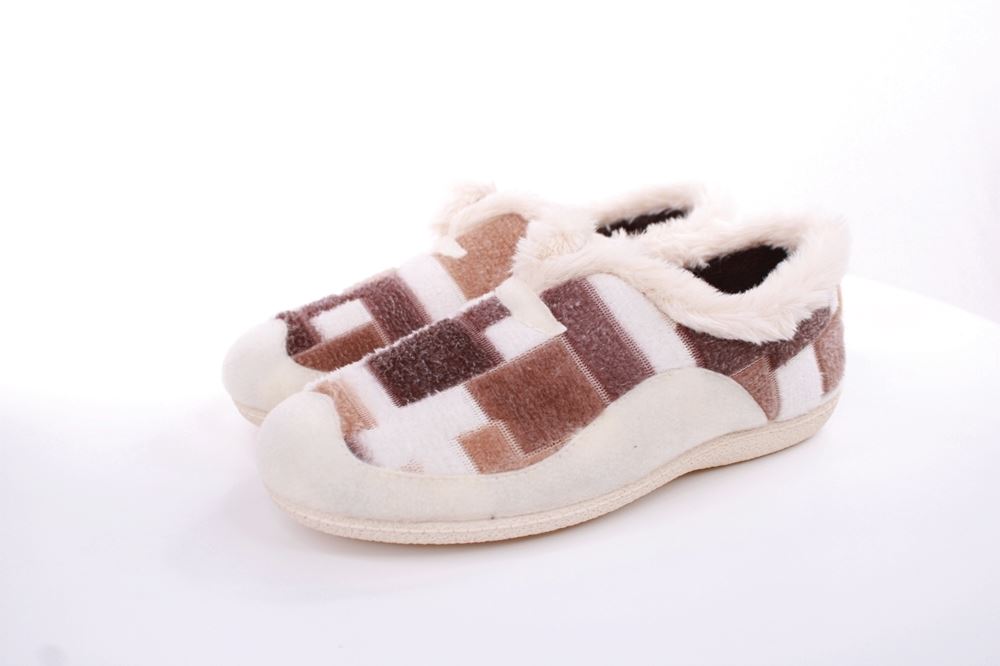s`knöpfli Damen Hausschuh geschlossen weiß S22 L27995 38 | crudo marron | 