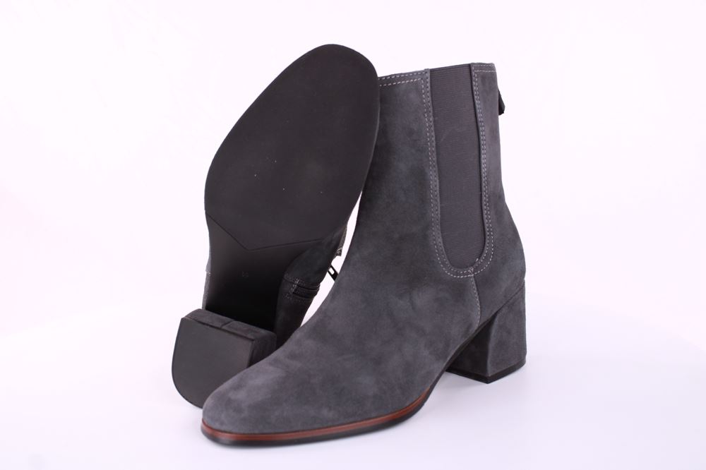 Vania-05 41 | 5939 asphalt | 