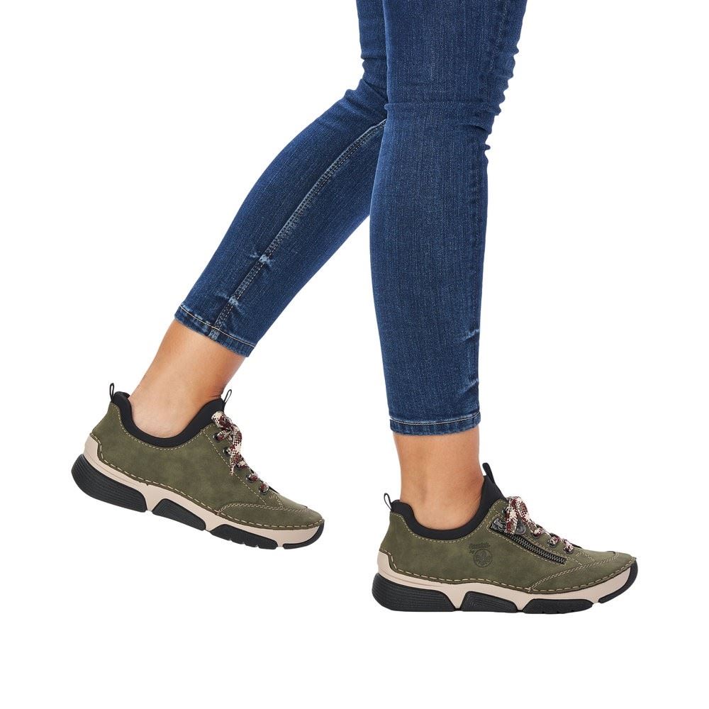 Rieker Antistress Damen Slipper Sneaker Schlupfschaft Zierreißverschluss Wechselfußbett grün S22 45973-54 37 | liane/schwarz | F