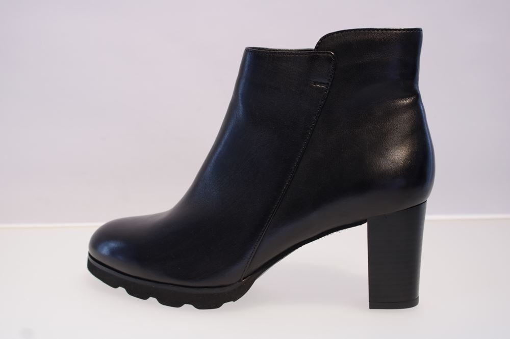 Regarde Le Ciel Stiefelette schwarz Patricia-01 