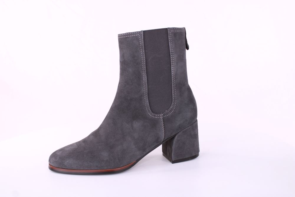 Vania-05 41 | 5939 asphalt | 
