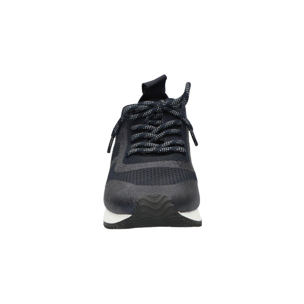 1905752 37 | black | 
