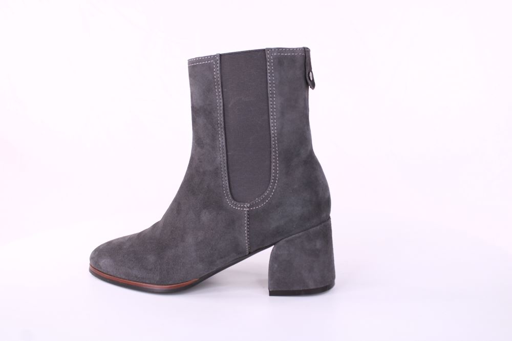 Vania-05 41 | 5939 asphalt | 