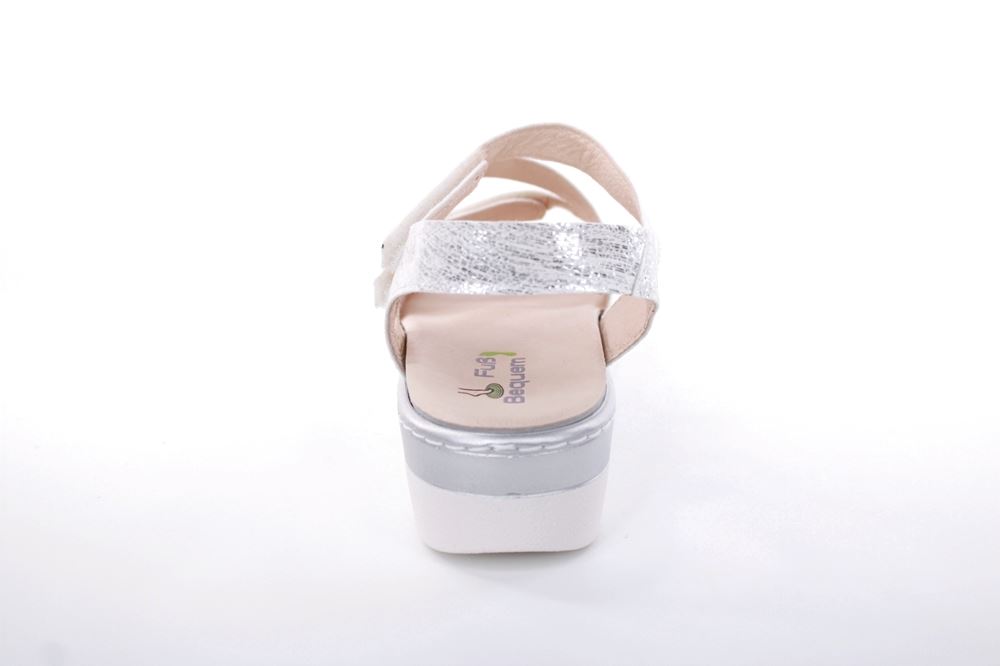 Fußbequem Damen Sandale Wechselfußbett metallisch glänzend weiß S13 10201 