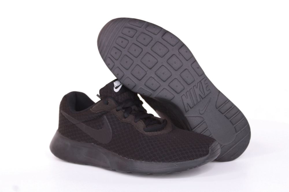 NIKE 812655 002  WMNS TANJUN Sneaker schwarz  